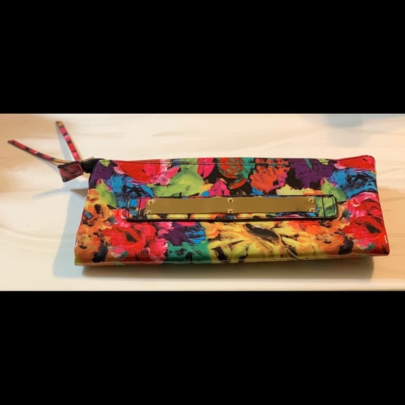 Multicolored Steve Madden matching shoe and purse - Picture 9 of 12